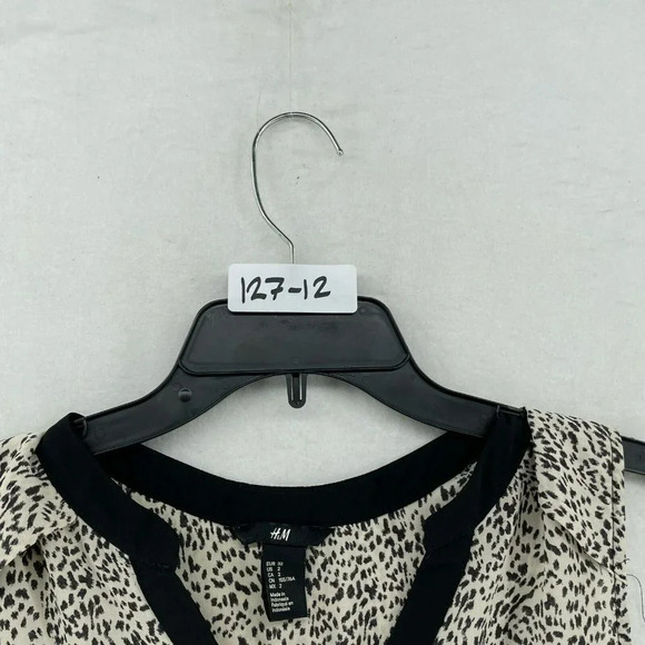 H&M Tank Top Women Sz 2 Cream Beige Black Dots Print V-Neck Piping Long Back Hem - Picture 10 of 11